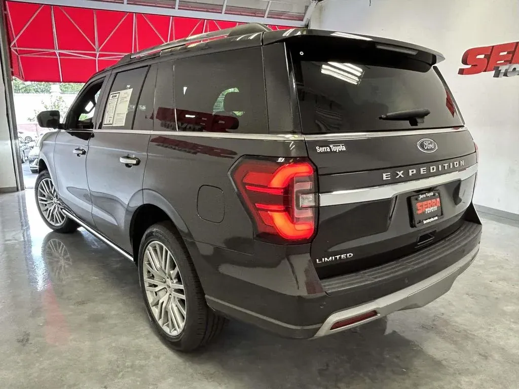 2024 Ford Expedition Limited thumbnail 5
