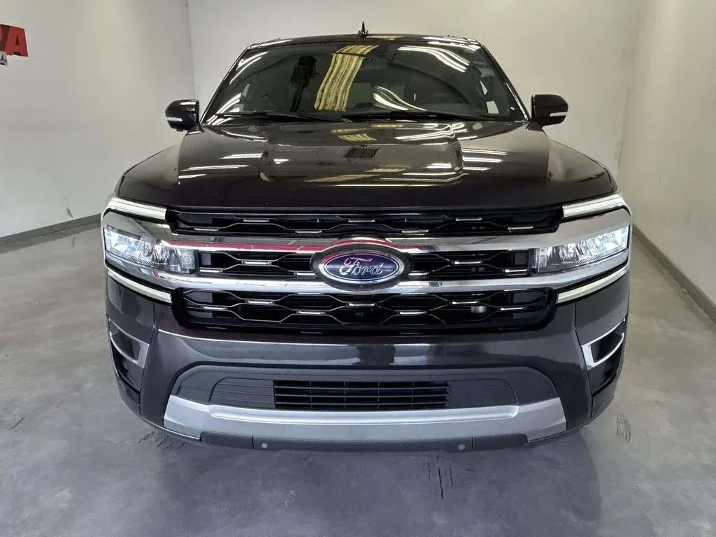 2024 Ford Expedition Limited thumbnail 8