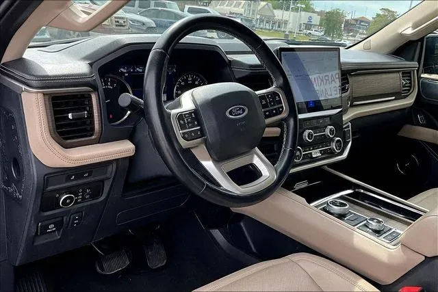 2024 Ford Expedition Limited thumbnail 14