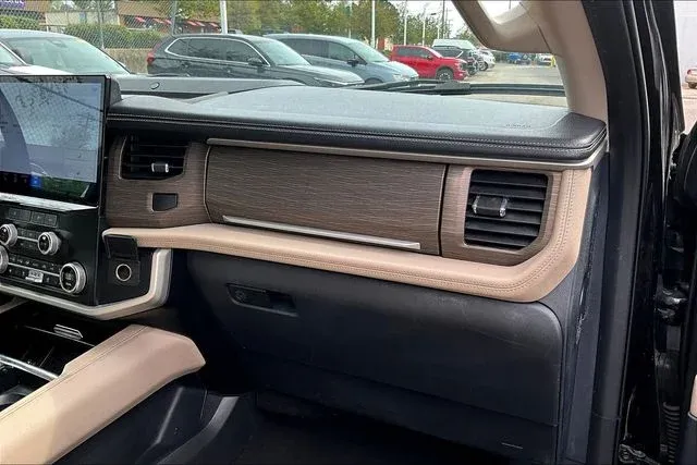 2024 Ford Expedition Limited thumbnail 21