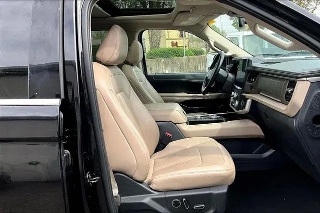 2024 Ford Expedition Limited thumbnail 28