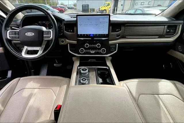 2024 Ford Expedition Limited thumbnail 7