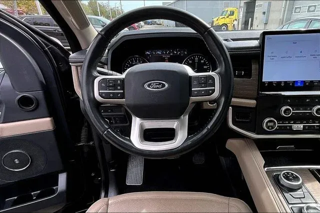 2024 Ford Expedition Limited thumbnail 8