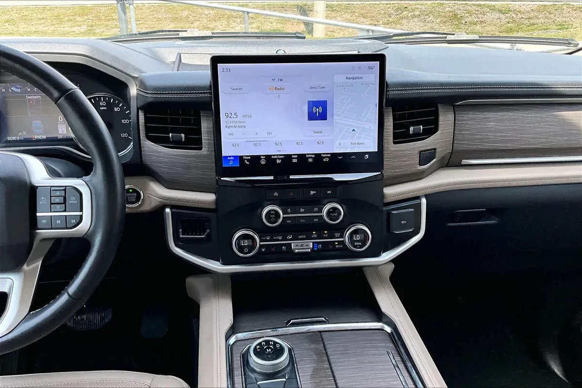 2024 Ford Expedition Max Limited thumbnail 10