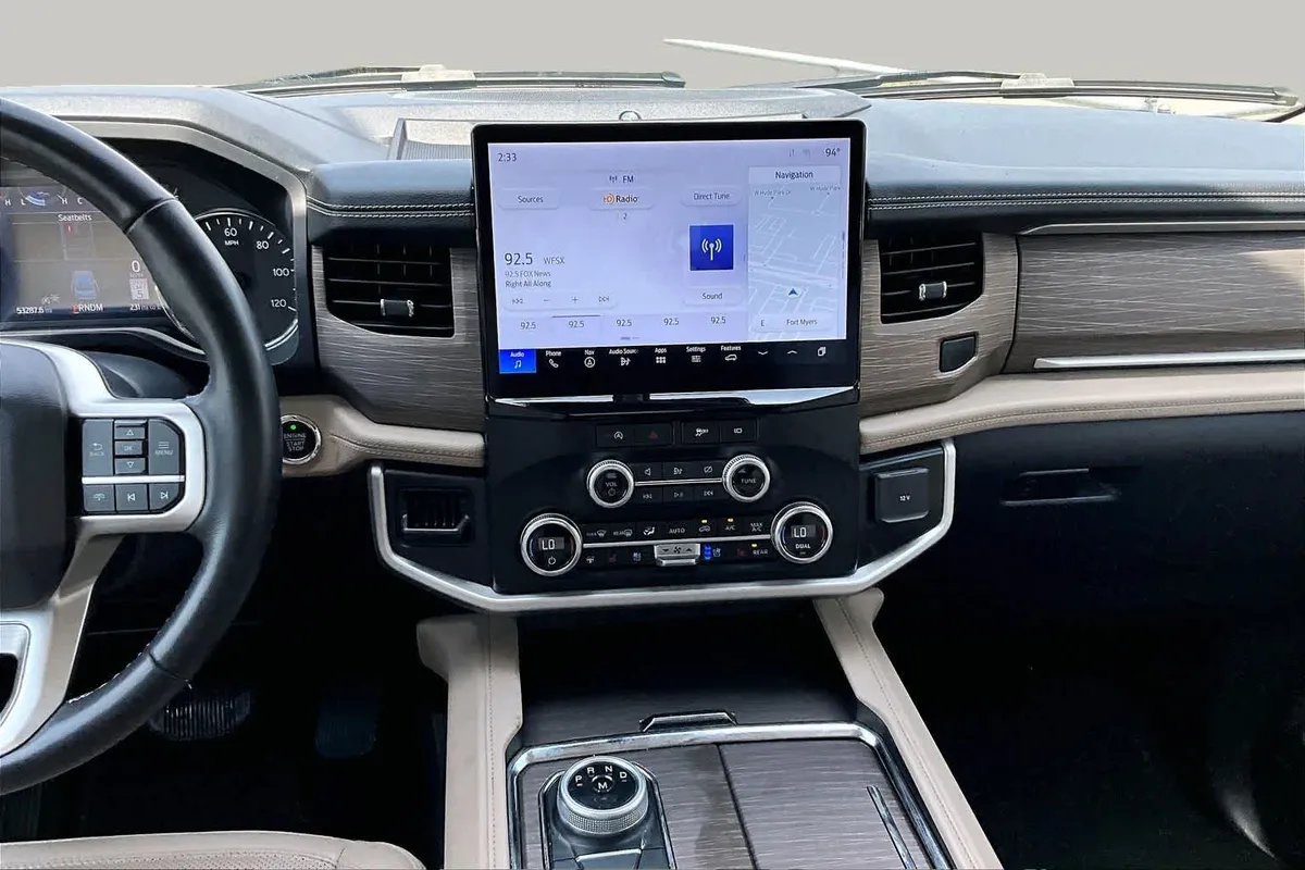 2024 Ford Expedition Max Limited thumbnail 11