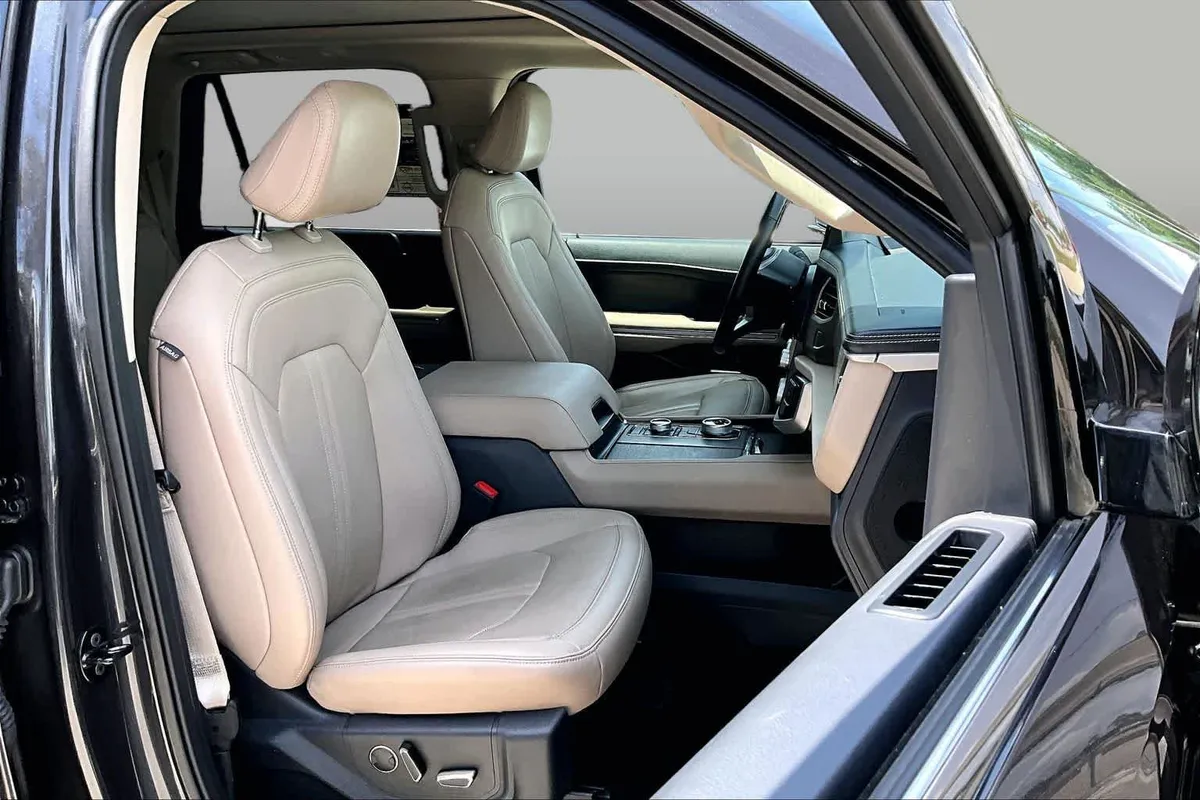 2024 Ford Expedition Max Limited thumbnail 15