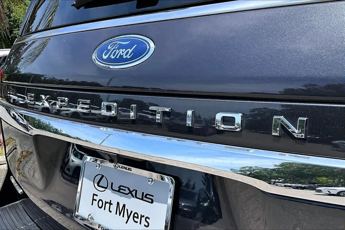 2024 Ford Expedition Max Limited thumbnail 16