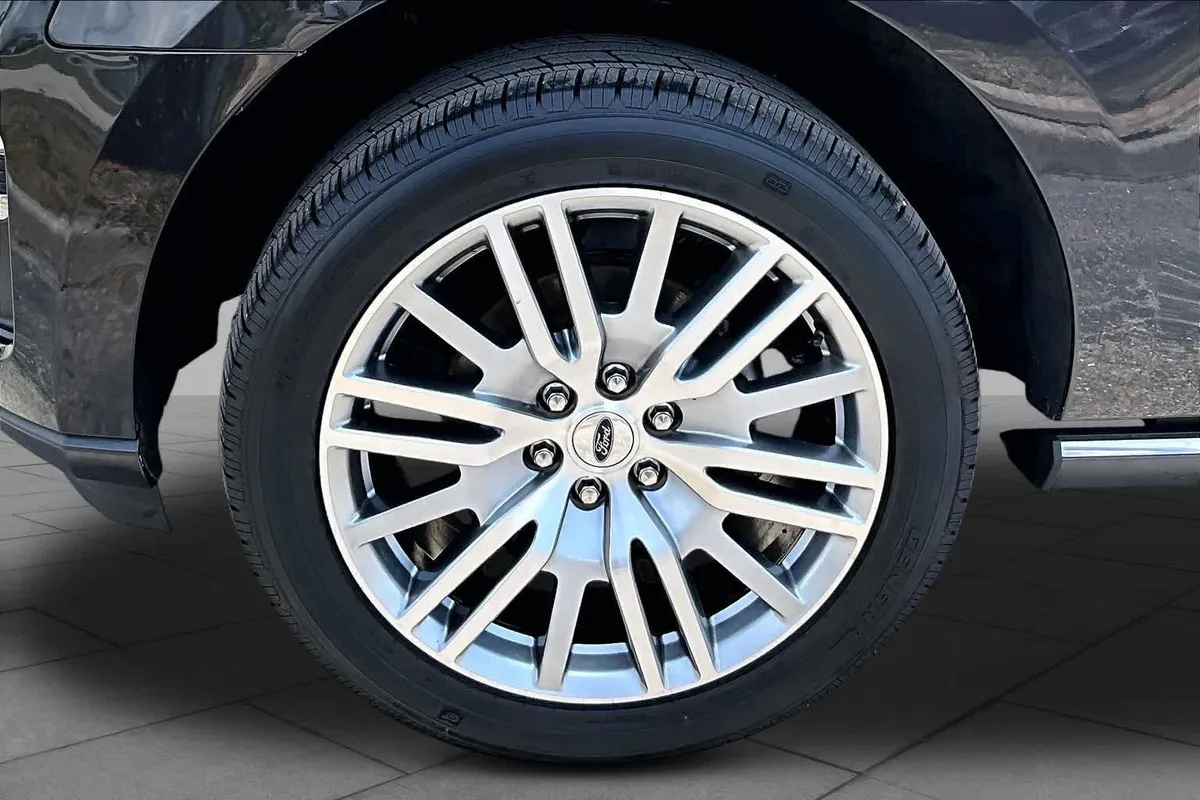 2024 Ford Expedition Max Limited thumbnail 17