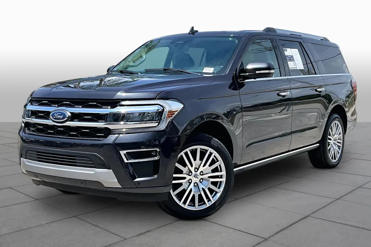 2024 Ford Expedition Max Limited thumbnail 2