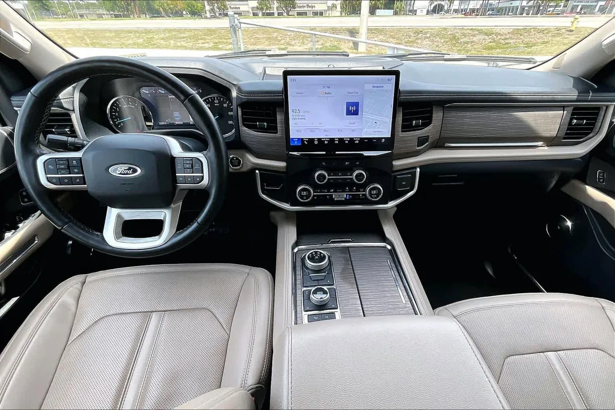 2024 Ford Expedition Max Limited thumbnail 24