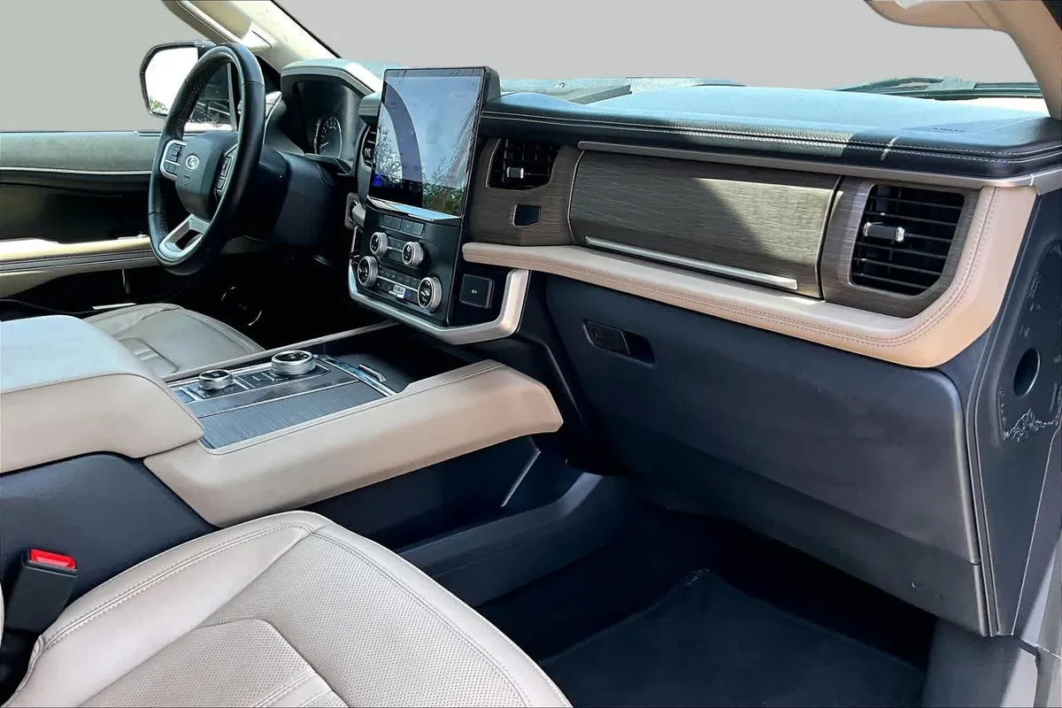 2024 Ford Expedition Max Limited thumbnail 30