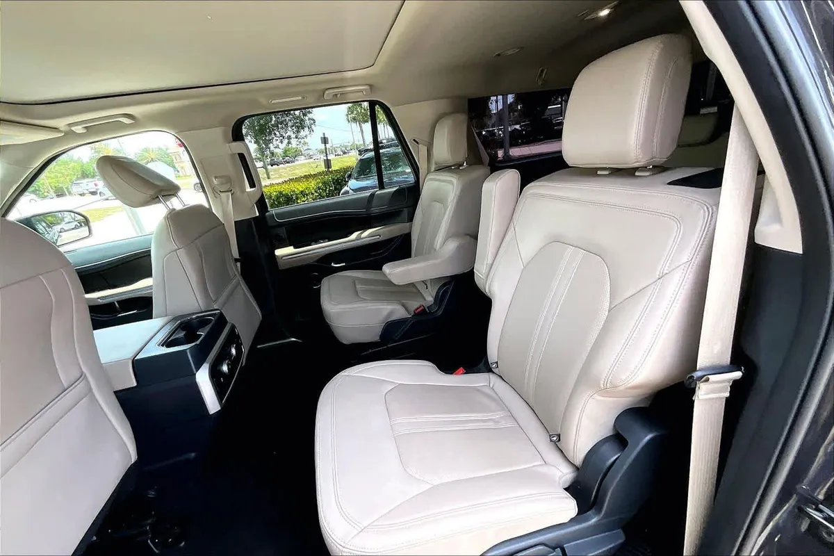 2024 Ford Expedition Max Limited thumbnail 33