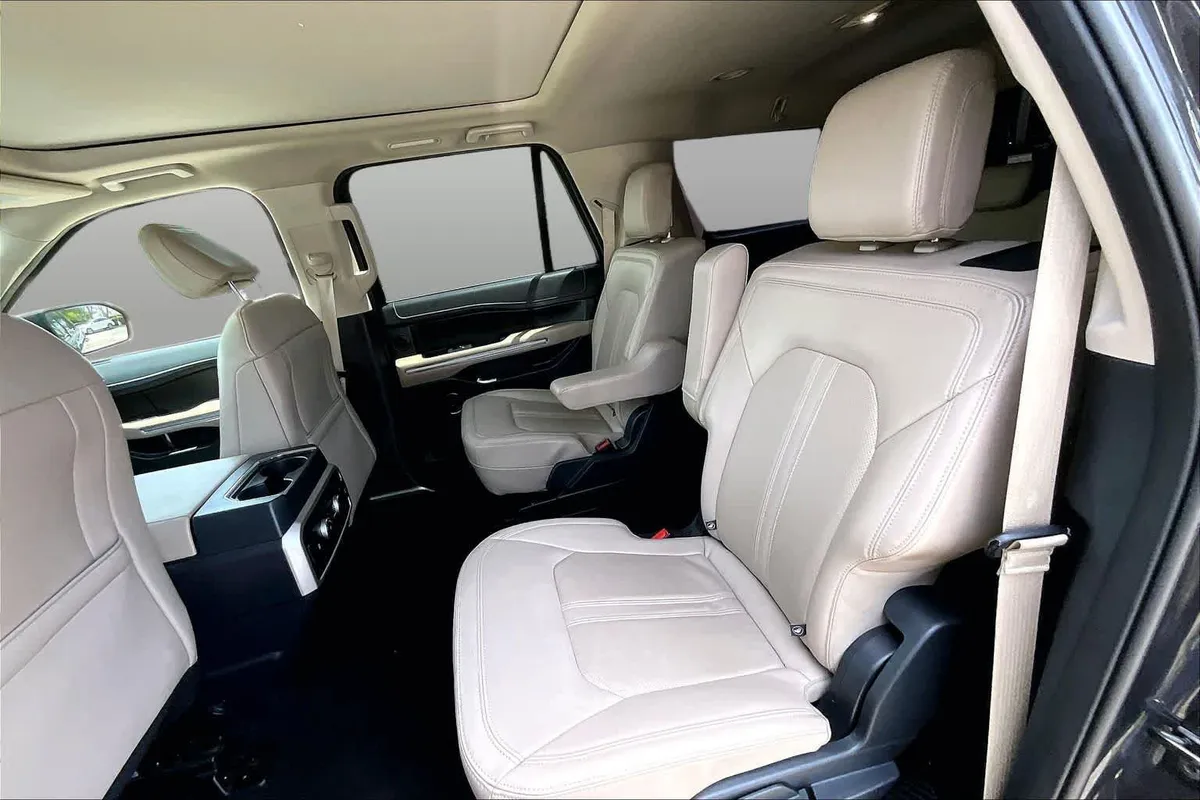 2024 Ford Expedition Max Limited thumbnail 34