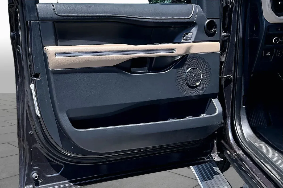 2024 Ford Expedition Max Limited thumbnail 35