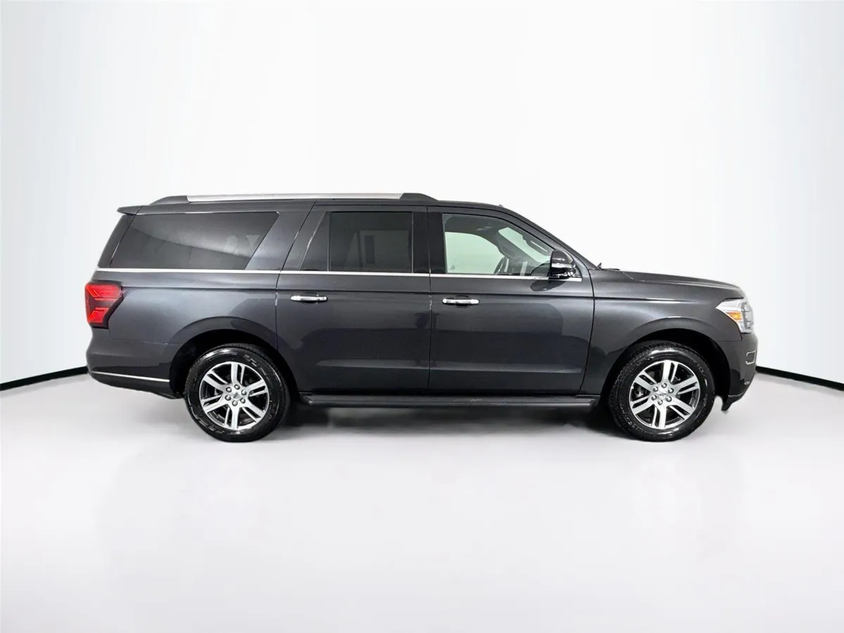 2024 Ford Expedition Max Limited thumbnail 11