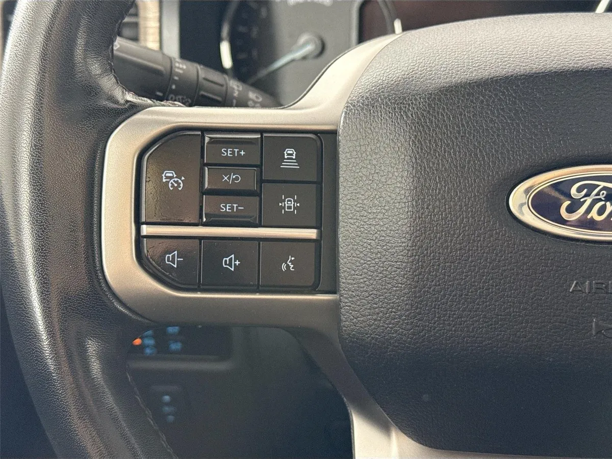 2024 Ford Expedition Max Limited thumbnail 18