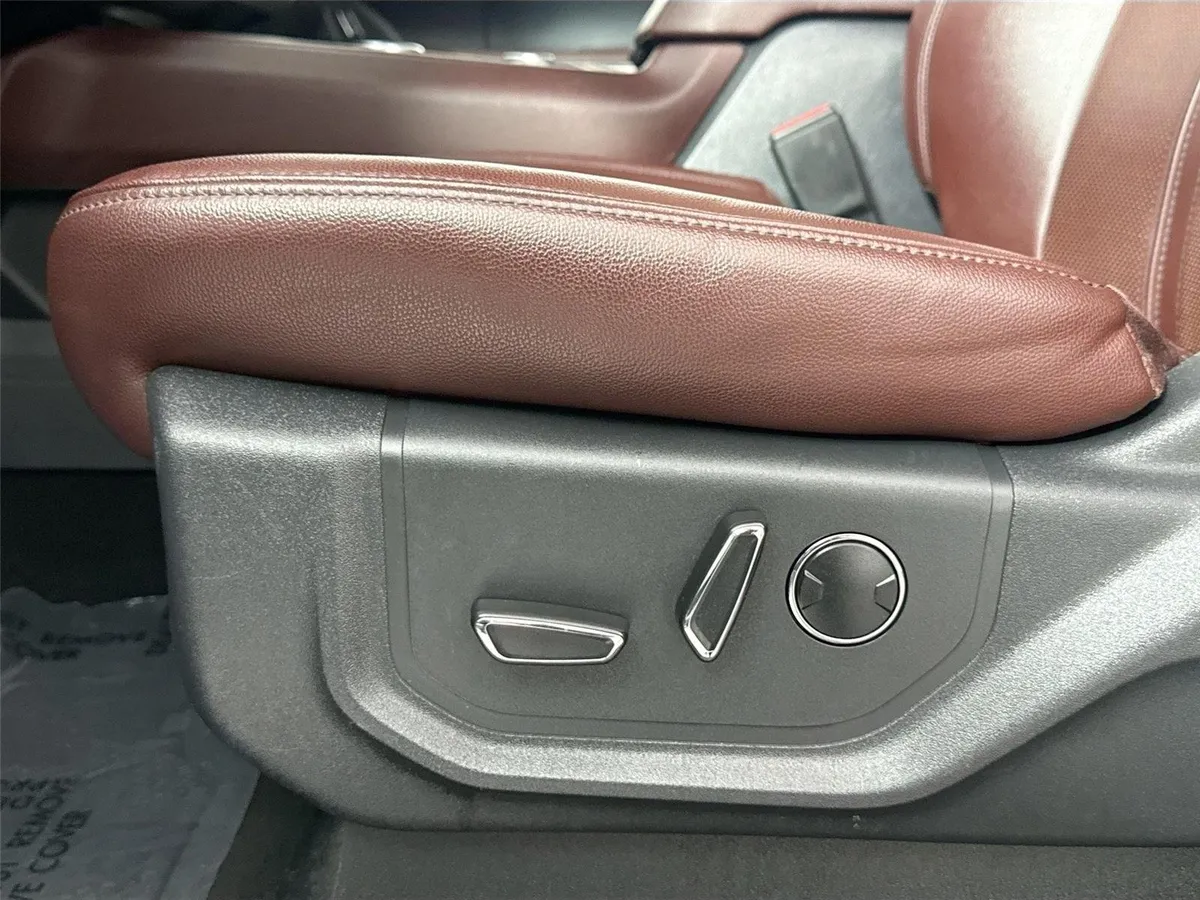 2024 Ford Expedition Max Limited thumbnail 30