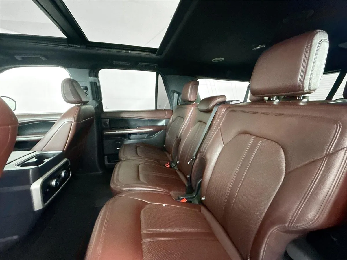 2024 Ford Expedition Max Limited thumbnail 31
