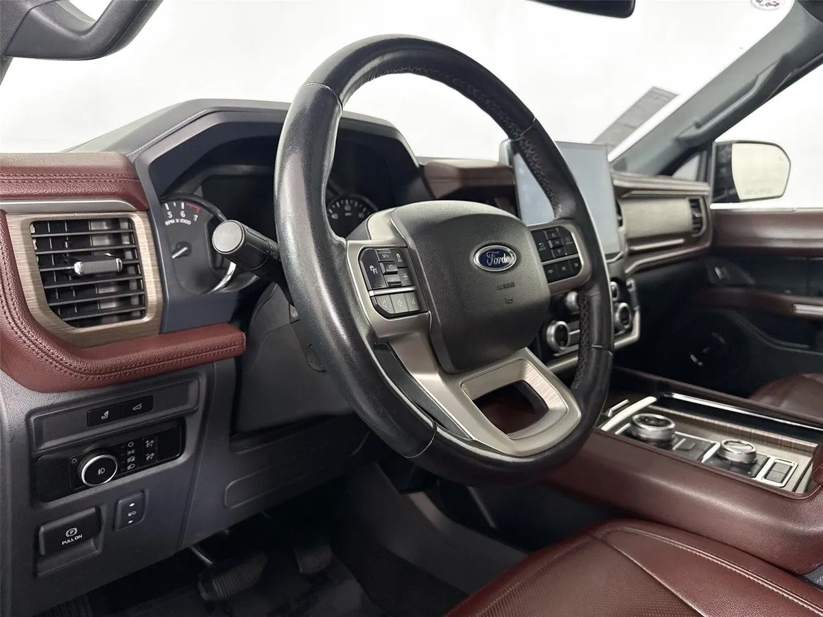 2024 Ford Expedition Max Limited thumbnail 4