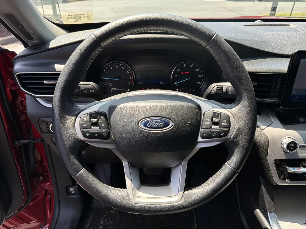 2024 Ford Explorer XLT thumbnail 10
