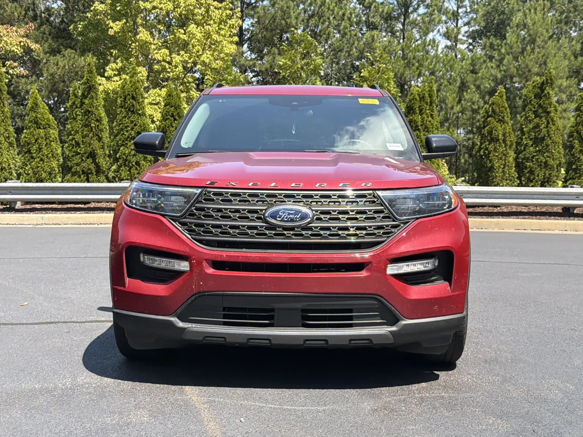 2024 Ford Explorer XLT thumbnail 12