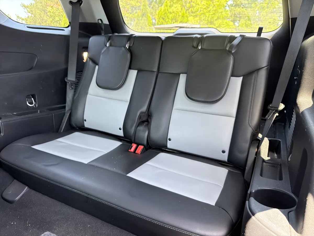2024 Ford Explorer XLT thumbnail 8