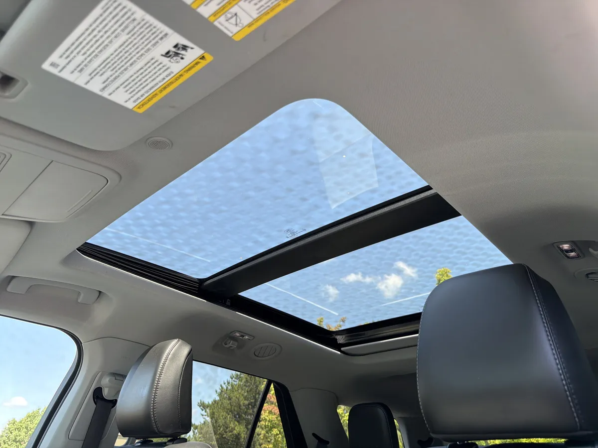 2024 Ford Explorer XLT thumbnail 9