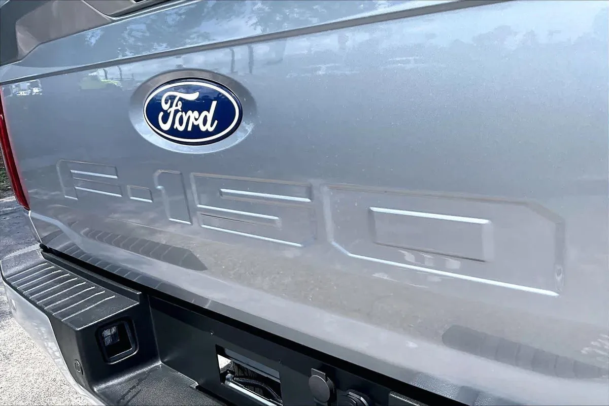 2024 Ford F-150 LARIAT thumbnail 10