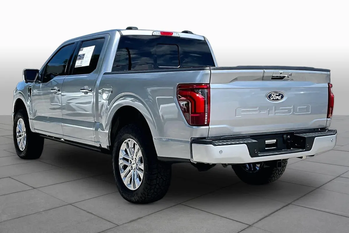 2024 Ford F-150 LARIAT thumbnail 12