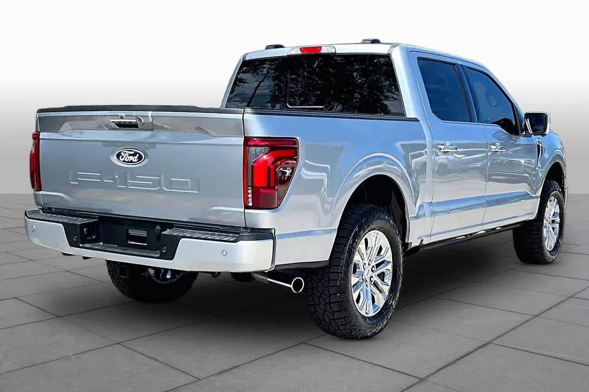 2024 Ford F-150 LARIAT thumbnail 13
