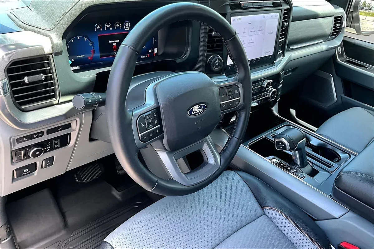 2024 Ford F-150 LARIAT thumbnail 18
