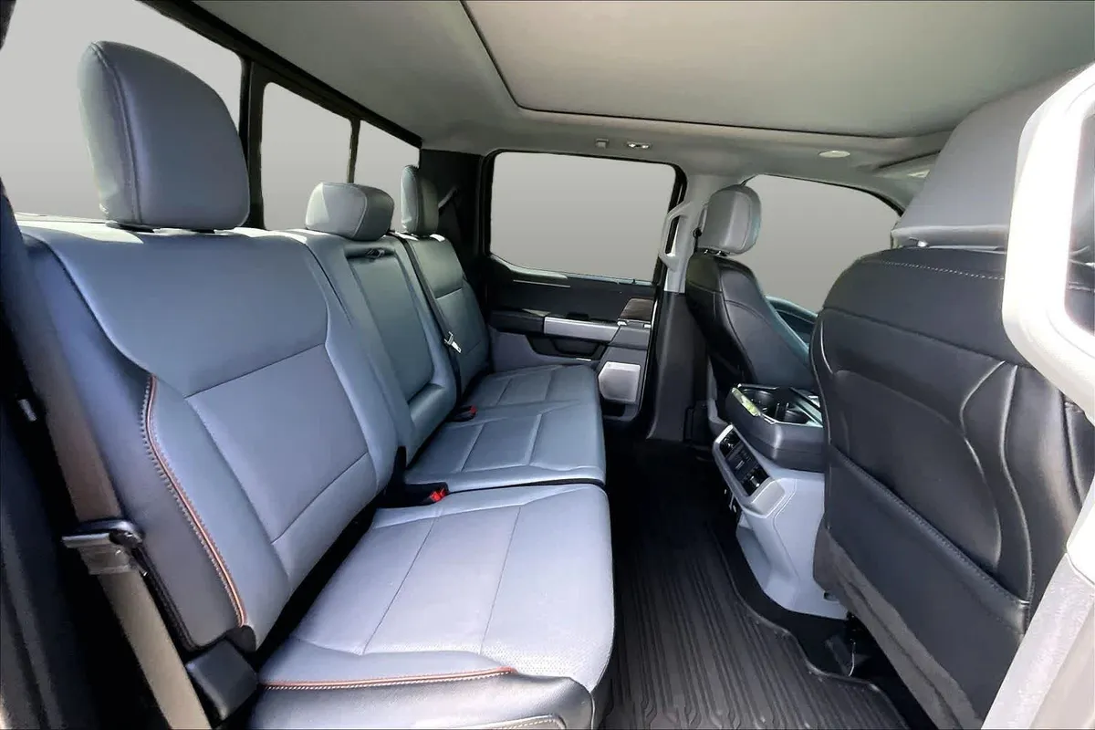 2024 Ford F-150 LARIAT thumbnail 20