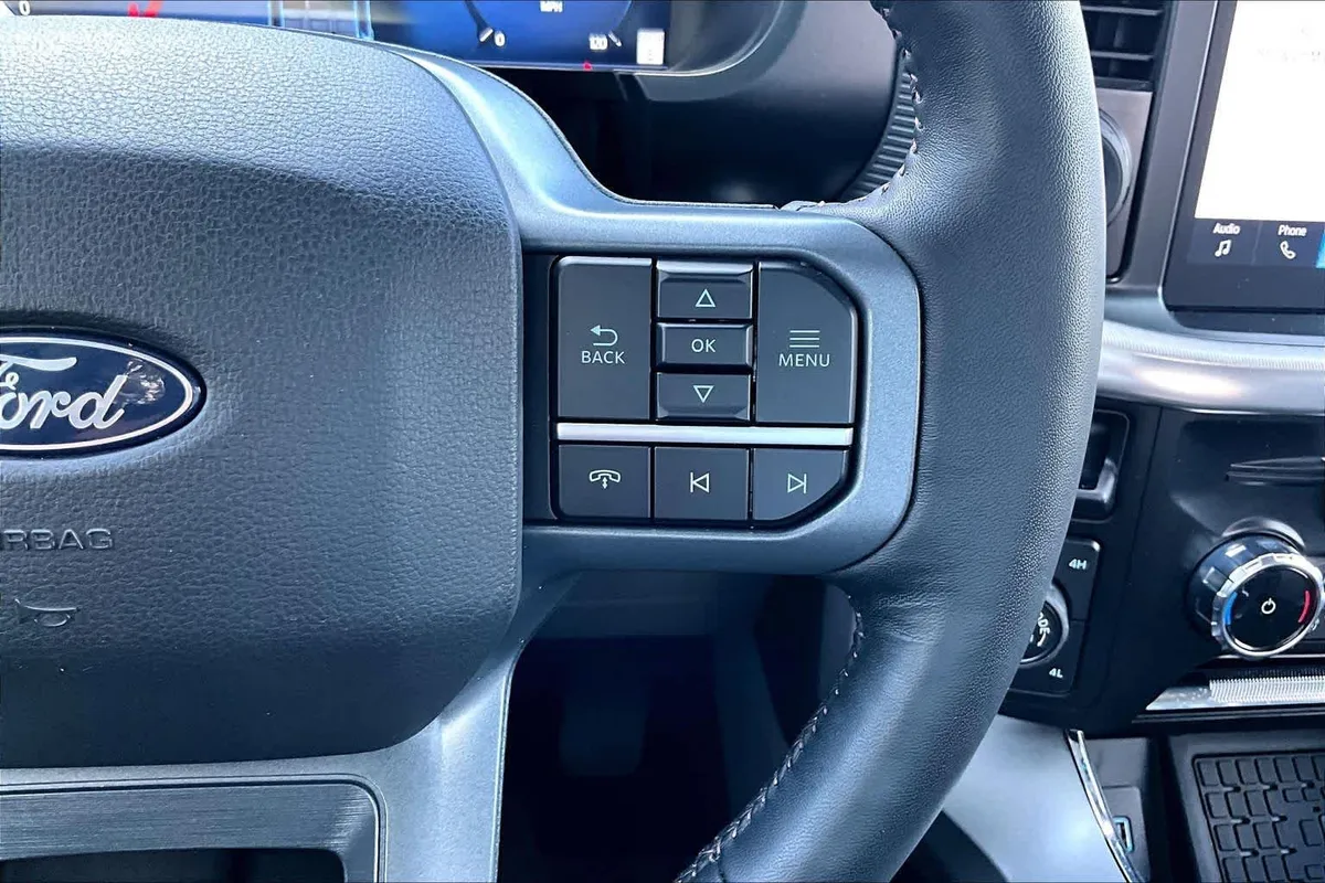 2024 Ford F-150 LARIAT thumbnail 23