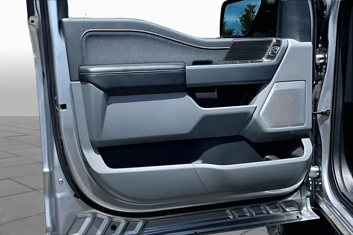 2024 Ford F-150 LARIAT thumbnail 26