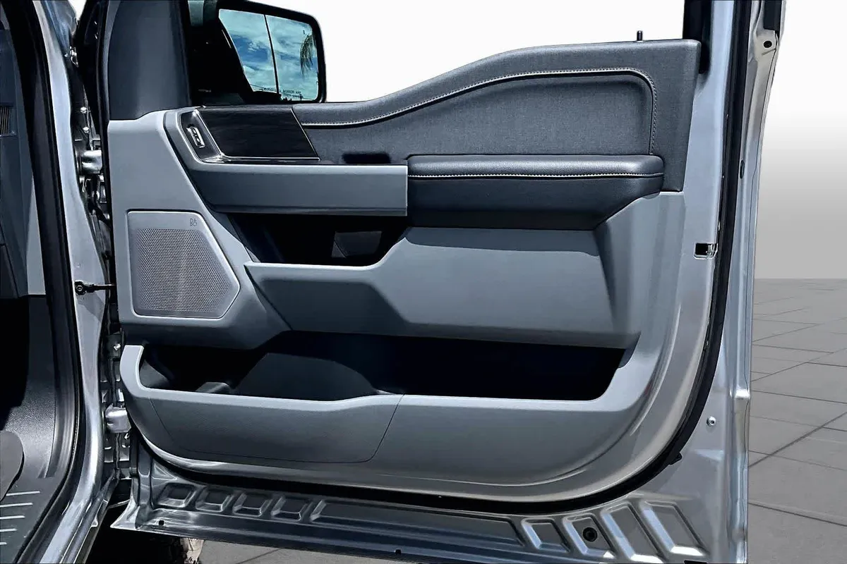 2024 Ford F-150 LARIAT thumbnail 27