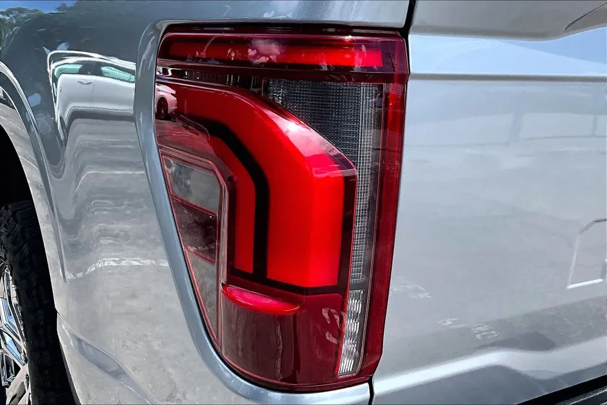 2024 Ford F-150 LARIAT thumbnail 29