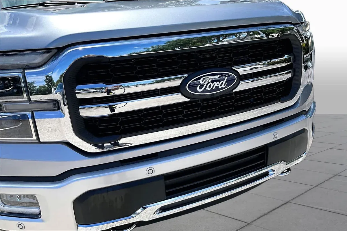 2024 Ford F-150 LARIAT thumbnail 30