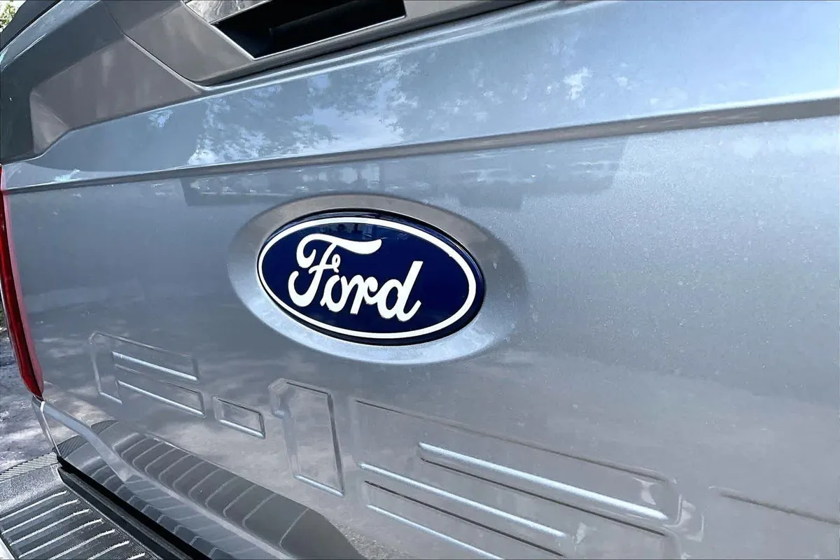 2024 Ford F-150 LARIAT thumbnail 31
