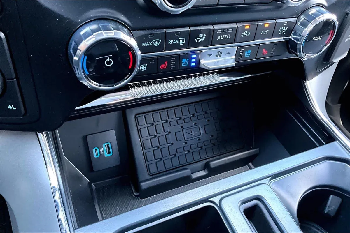 2024 Ford F-150 LARIAT thumbnail 33