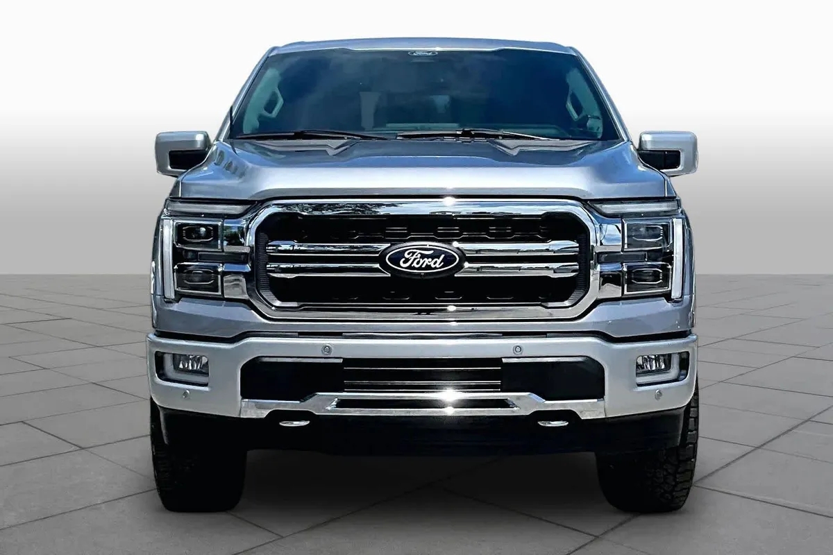2024 Ford F-150 LARIAT thumbnail 4
