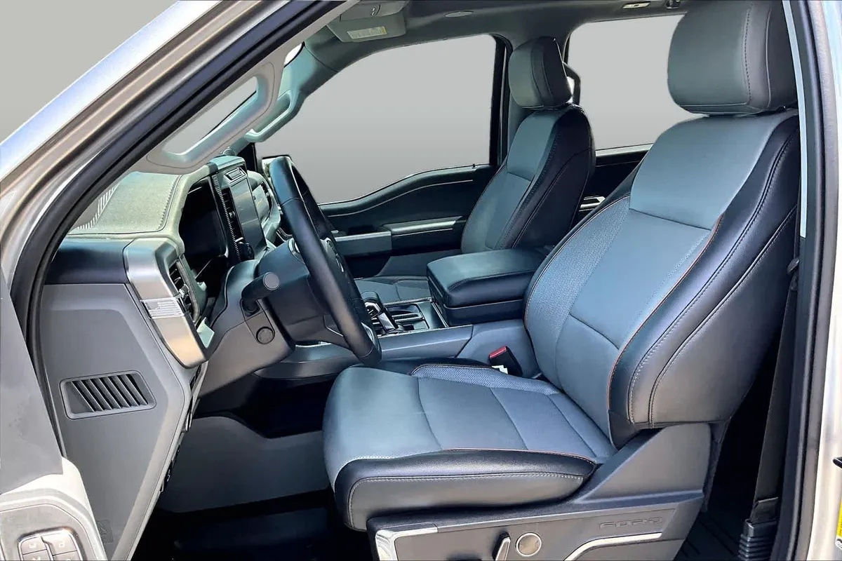 2024 Ford F-150 LARIAT thumbnail 8