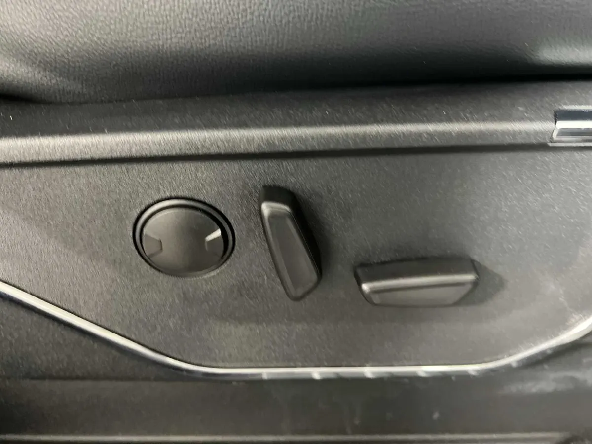 2024 Ford F-150 LARIAT thumbnail 21