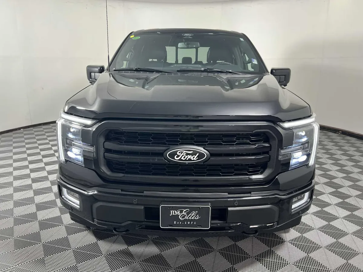 2024 Ford F-150 LARIAT thumbnail 3