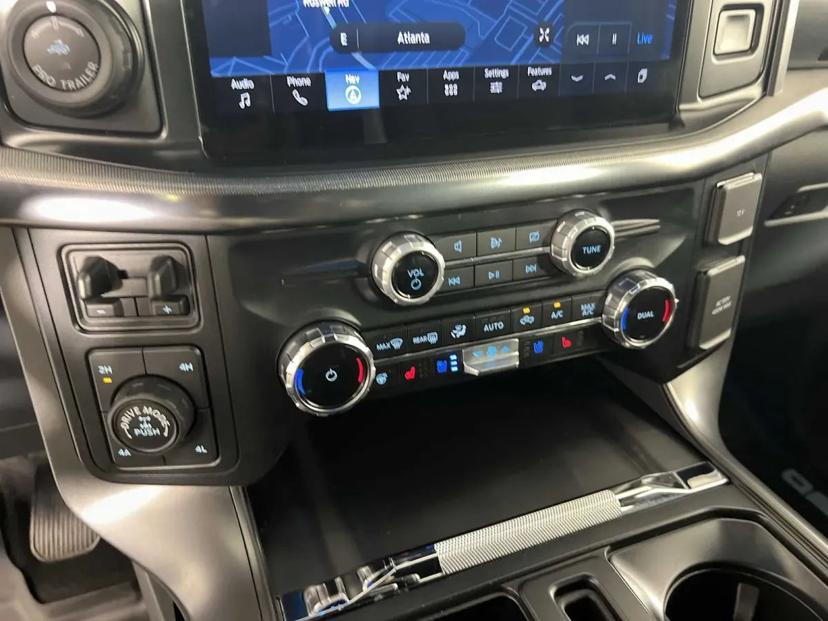 2024 Ford F-150 LARIAT thumbnail 34
