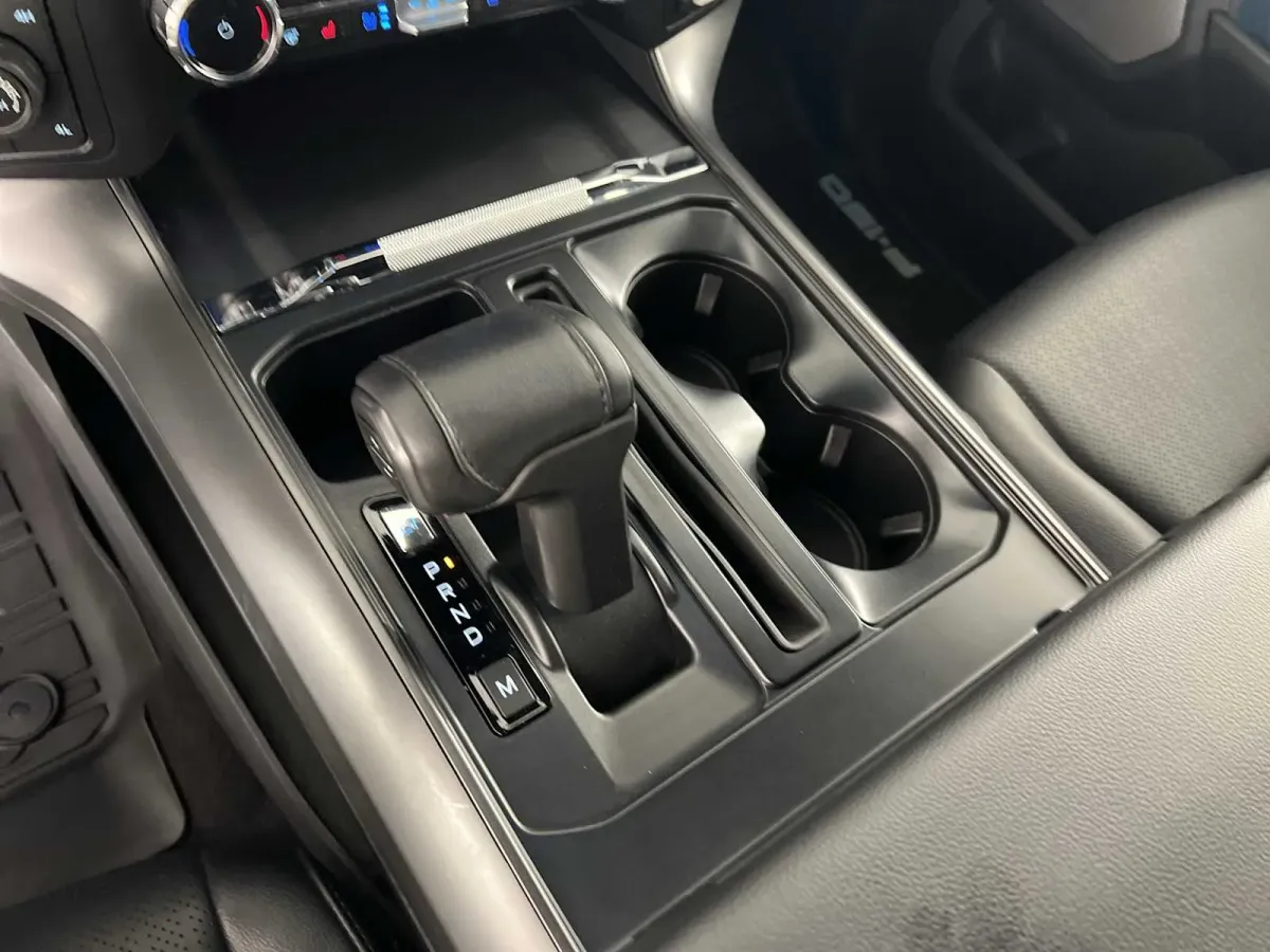 2024 Ford F-150 LARIAT thumbnail 35