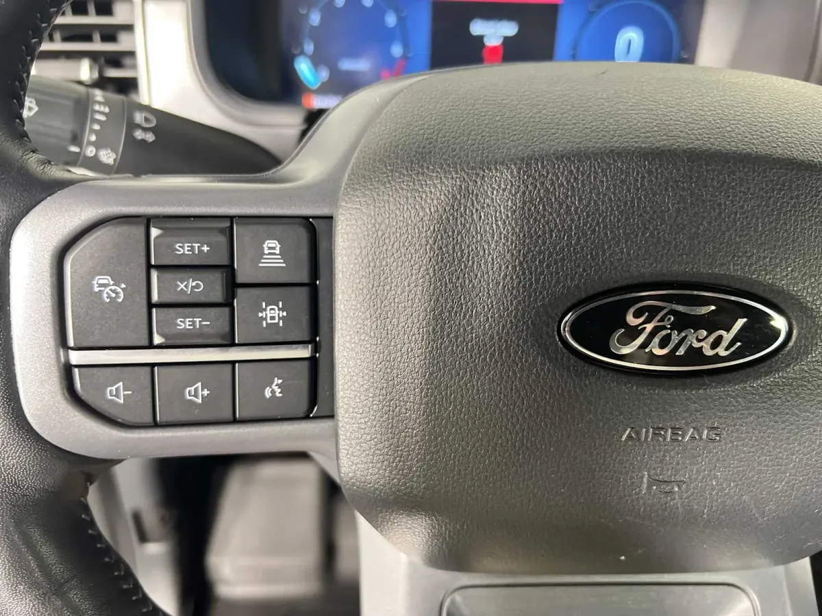 2024 Ford F-150 LARIAT thumbnail 36