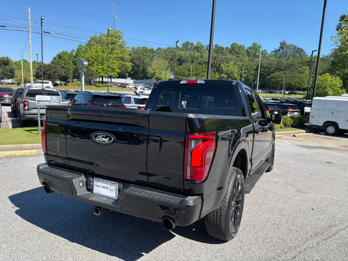 2024 Ford F-150 LARIAT thumbnail 4