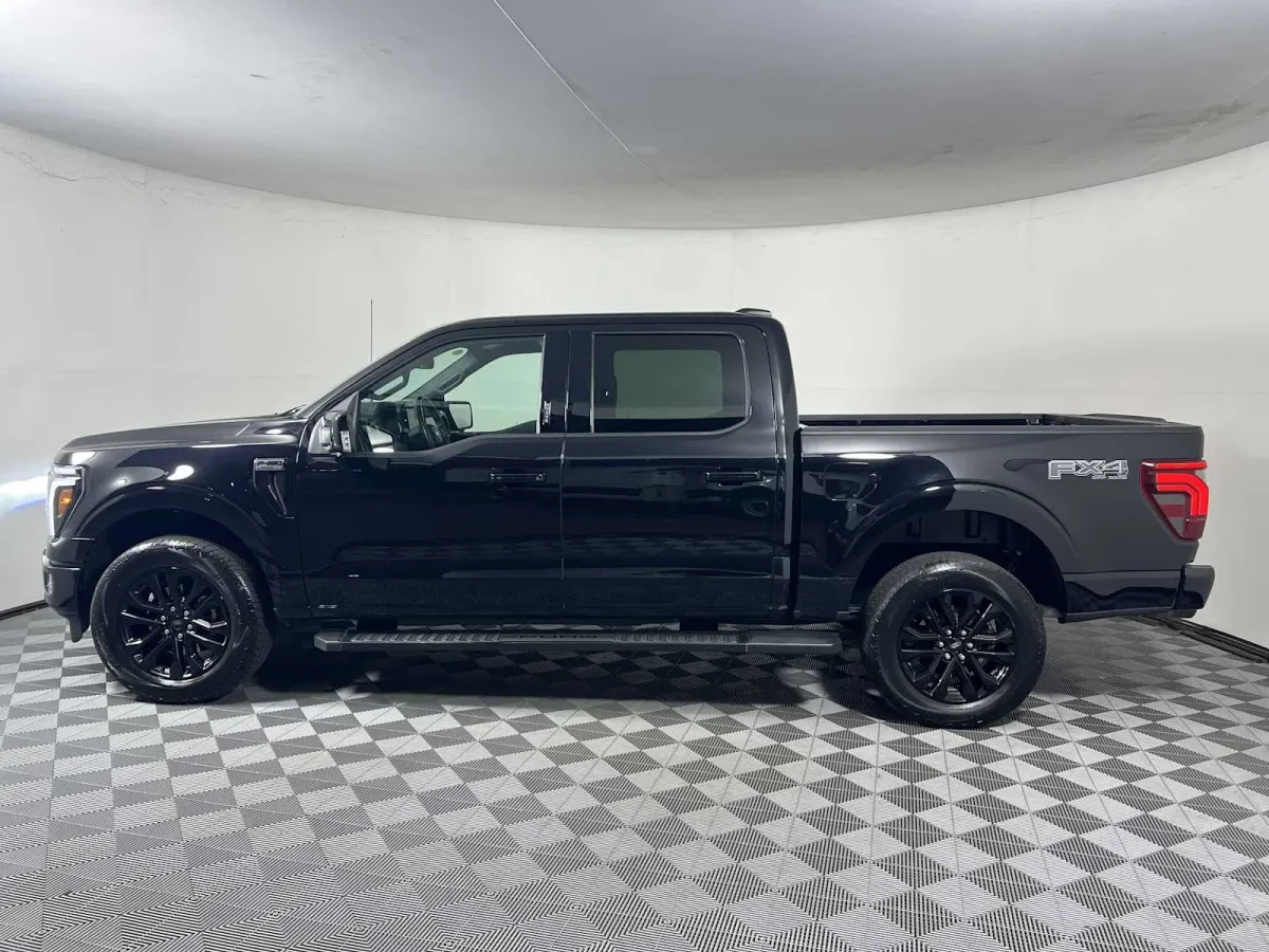 2024 Ford F-150 LARIAT thumbnail 8