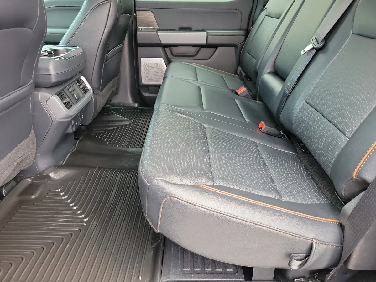 2024 Ford F-150 LARIAT thumbnail 10