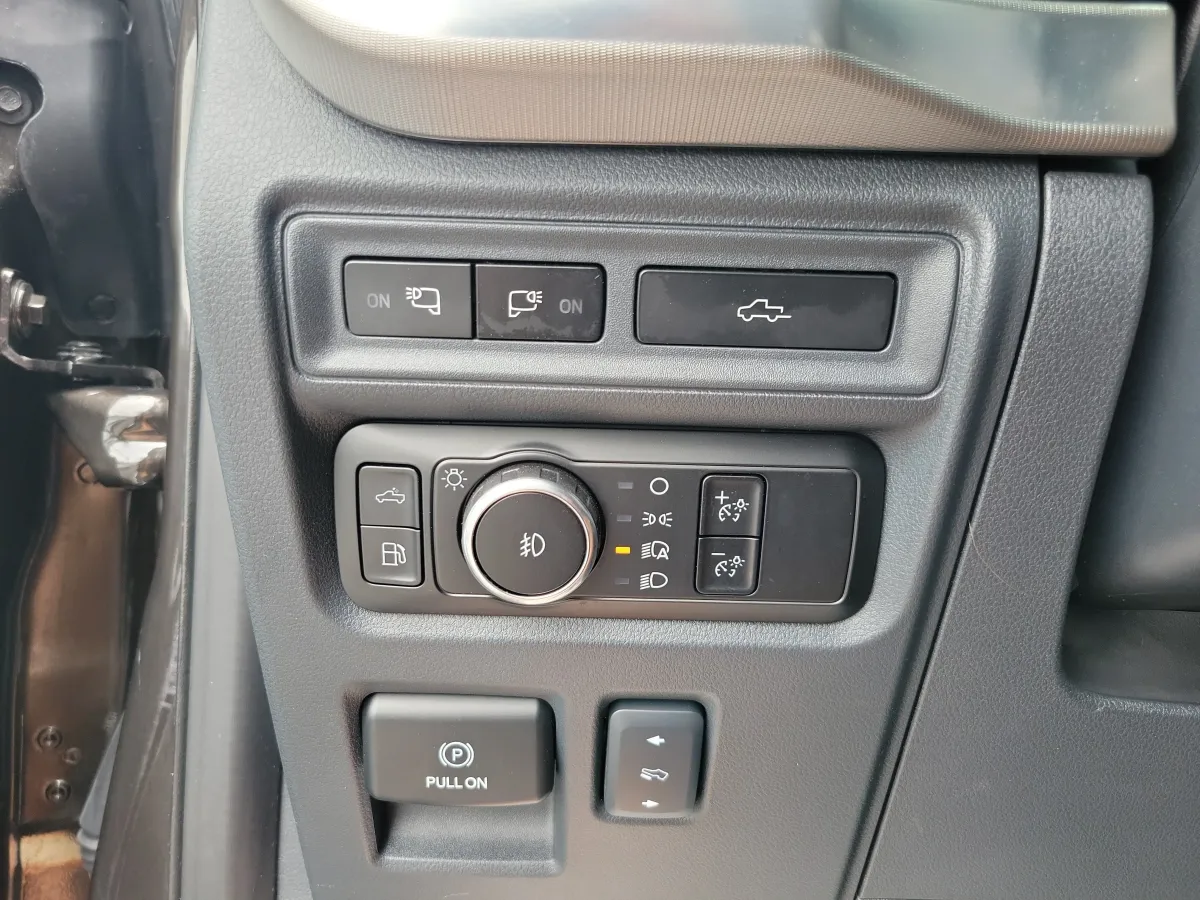2024 Ford F-150 LARIAT thumbnail 22